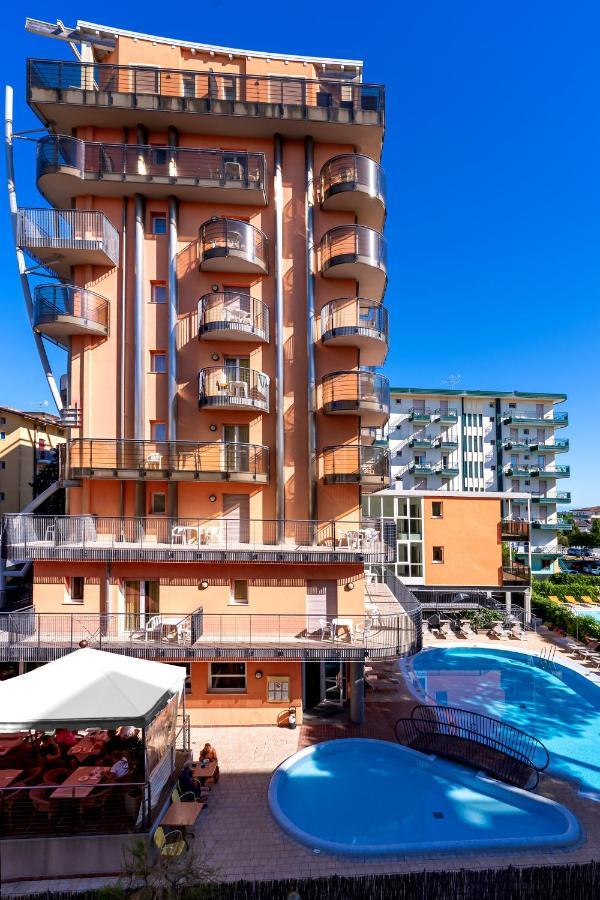 Hotel Sheila ลิโดดิเยโซโล ภายนอก รูปภาพ