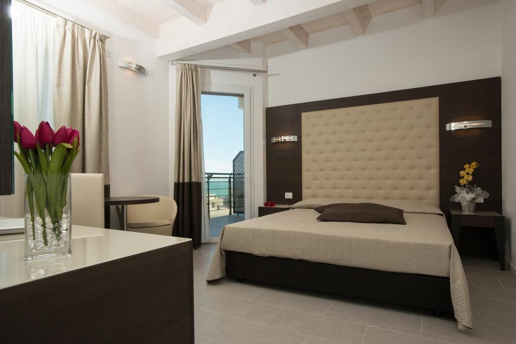 Hotel Sheila ลิโดดิเยโซโล ห้อง รูปภาพ
