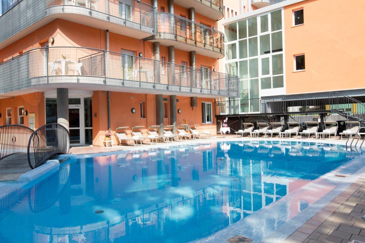 Hotel Sheila ลิโดดิเยโซโล ภายนอก รูปภาพ